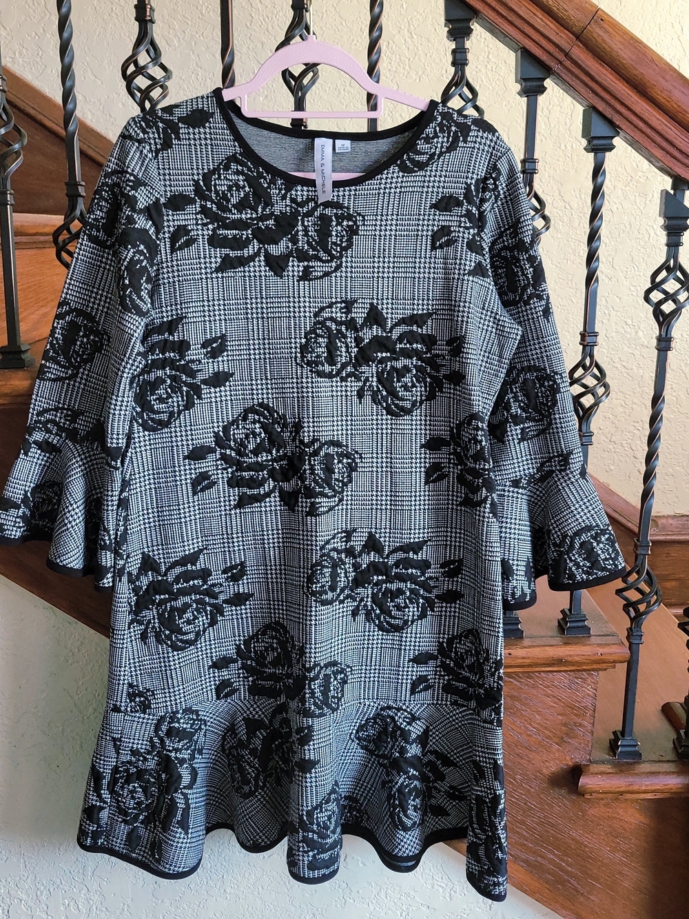Emma & Michele Black and Gray Floral Plaid Long Sleeve Dress